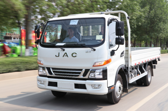 藍牌無憂 駿鈴輕量化車型全面上市(圖1) 藍牌無憂 駿鈴輕量化車型全面上市(圖1)